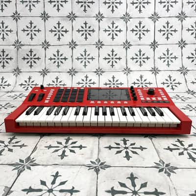 Akai MPC Key 37 Standalone Workstation Synthesizer image 4