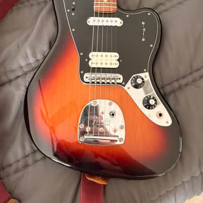 Fender Player Jaguar HS with Pau Ferro Fretboard 2018 - 2024 - 3-Color Sunburst image 3