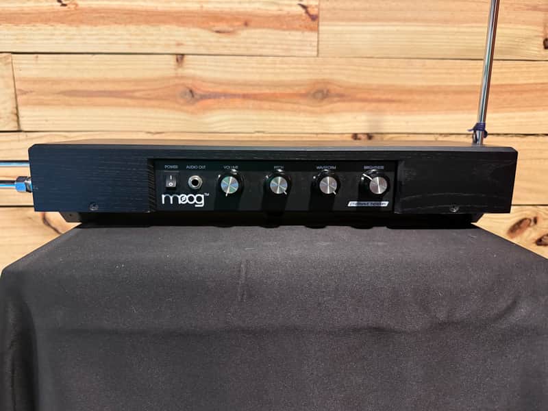 Moog Etherwave Standard Theremin