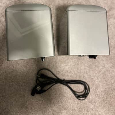 KRK Rokit 5 G3 Limited Edition Platinum Studio Monitor Bundle image 4