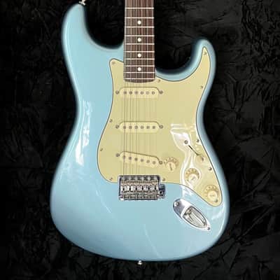 Fender FSR Made in Japan Traditional II 60s Stratocaster, Gold