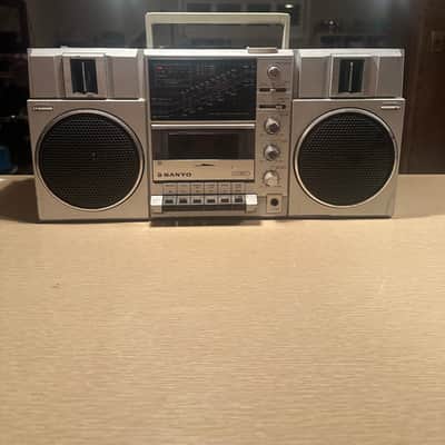 WORKS Sanyo Ghetto Blaster M-9815K Radio Cassette Player Boombox Fully Working image 2
