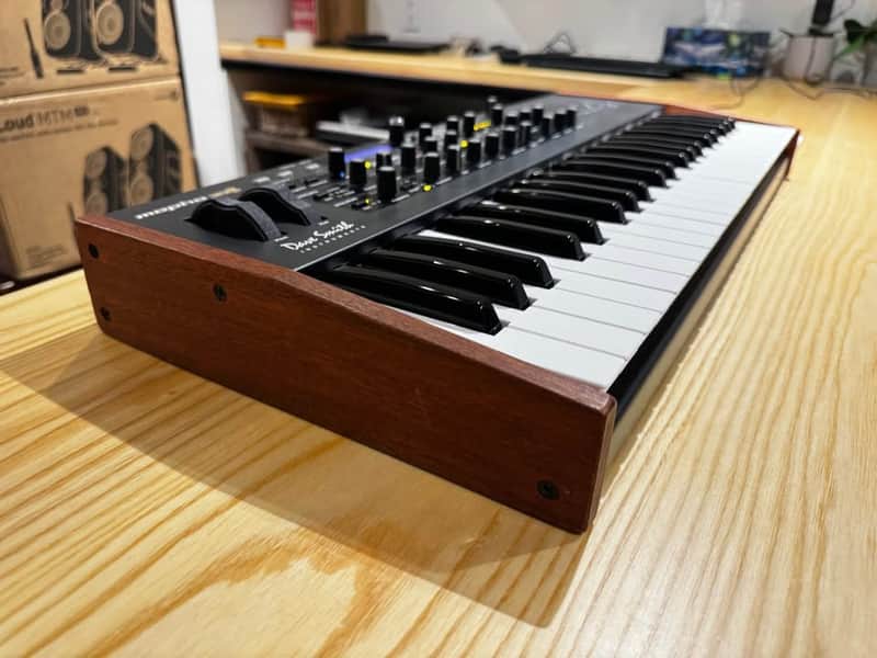 Dave Smith Instruments Mopho x4 44-Key 4-Voice Polyphonic