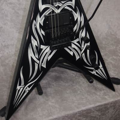 B.C. Rich BC Rich KKV Kerry King Tribal guitar with EMG pickups w/ case image 5