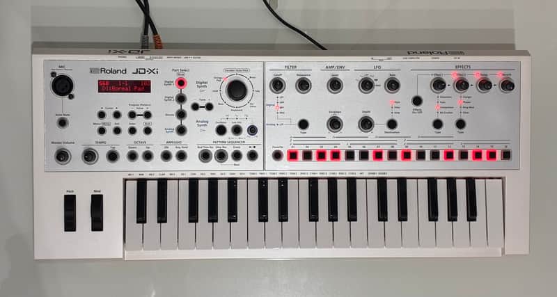 Roland JD-Xi 37-Key Analog/Digital Crossover Synthesizer 2015 - Present - White image 1