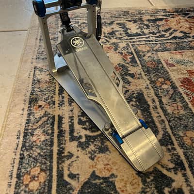 Yamaha FP9-C Chain Drive Single Bass Drum Pedal 2020s - Chrome / Blue image 4