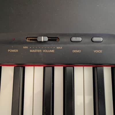 Yamaha P-60 digital piano image 4