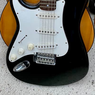 SAMICK LS-11 electric guitars