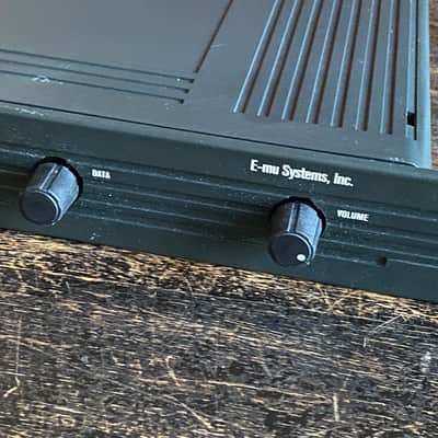 E-MU Proteus/1 XR Rackmount with new OLED image 4