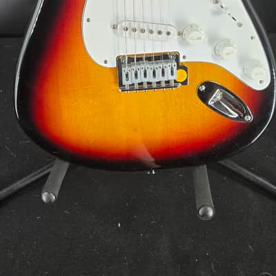 Fender Standard Stratocaster®, Laurel Fingerboard, White Pickguard, image 1