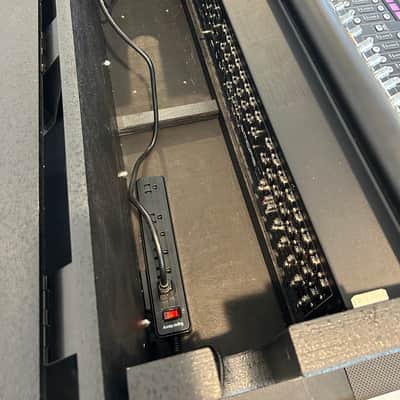 Midas M32 LIVE 40-Channel Digital Console image 3