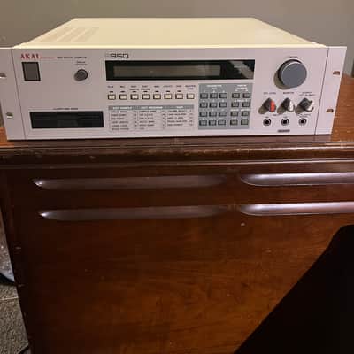 Akai S950 MIDI Digital Sampler 1988 - White image 2