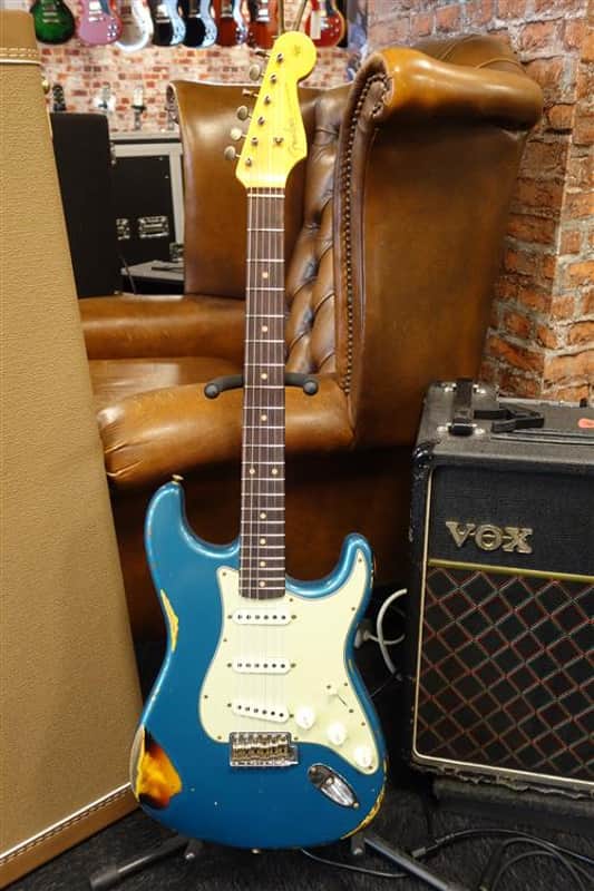 Fender Custom SHop '61 Stratocaster Heavy Relic Aged Ocean Turquoise over 3CS image 1