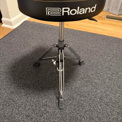 Roland VAD507 Acoustic Design Series Electronic V-Drum Kit 2025 - Black (incl. noise eater hi-hat & double kick hardware, throne, mat, riser, extra low-volume cymbals, and more) image 19