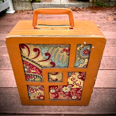 Rotary Connection Mini/portable guitar speaker cabinet. 8” vintage Utah 4 ohm 25 watt speaker. Closed back. Top handle. Cool vintage style and sound. 2026 - Orange Tolex image 2