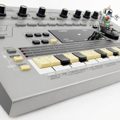 Roland MC-303 Groovebox 1990 - 1998 | Reverb