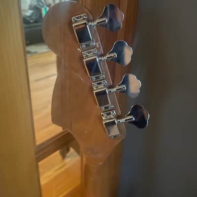 Magnum Jazz Bass 4-String Solid-Body Electric Bass Guitar, Sunburst, RH Magnum 1980 - Sunburst image 3