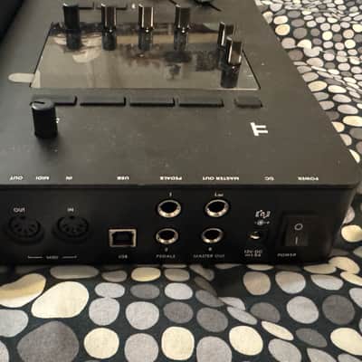 Expressive E Osmose 49-Key 24-Voice Polyphonic Synthesizer (pristine, including cloth cover) image 9