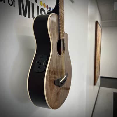 Yamaha APXT2EW 3/4 Acoustic Electric Guitar - Natural image 2