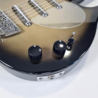 Danelectro Longhorn 3-Pickups Blackburst image 5
