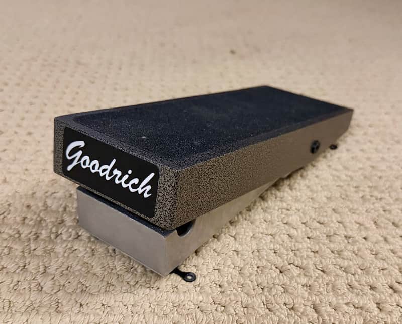 Low Profile Volume Pedal for the Modern Player
