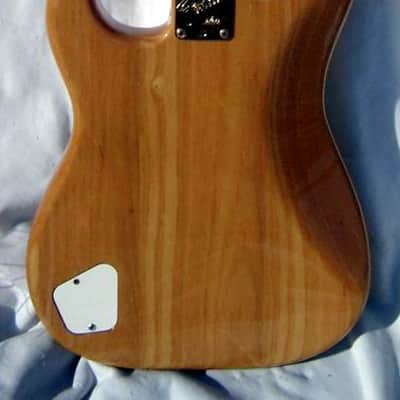 Fender Stratocaster Elite Gold 1983 Natural image 3