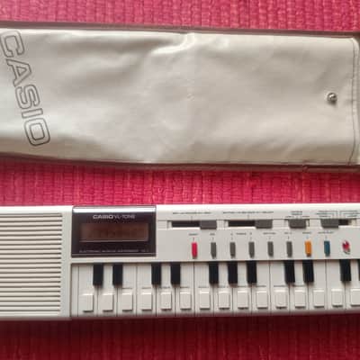 Casio VL-1 VL-Tone 29-Key Synthesizer Keyboard 1979 - 1984 - White