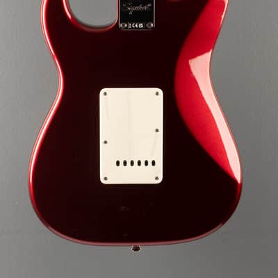 Squier Classic Vibe 60’s Stratocaster - Candy Apple Red image 4