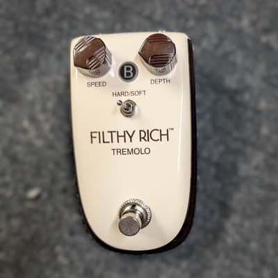 Danelectro Billionaire Filthy Rich Tremolo 2010s - Cream/Black image 5