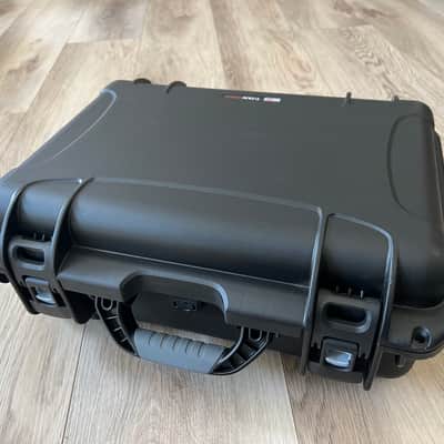 Gator Titan Series Waterproof case with divider system image 1