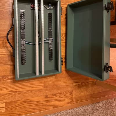 Blackhole 7U 104HP Case (Threaded rails, deep lid) image 2