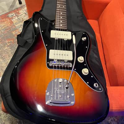Fender American Professional Classic Jazzmaster 2025 - Present - 3-Color Sunburst image 9