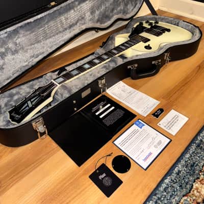 Gibson Les Paul Custom 2021 Alpine White - Mint/Excellent Condition - Black Hardware - 2019 - Present image 4