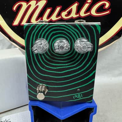 1981 Inventions DRV2 drv 2 Overdrive Pedal with Box image 4