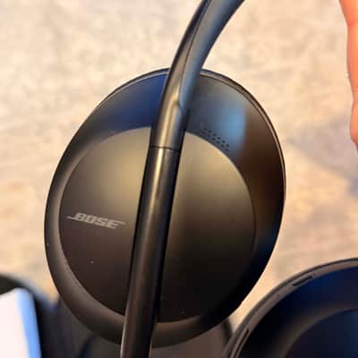 Bose 700 Noise Cancelling Bluetooth Headphones Black with Case Tested image 4