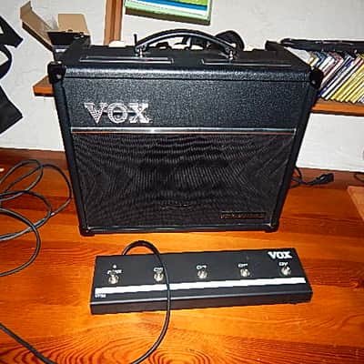 Vox VT20X 30-Watt 1x8" Digital Modeling Guitar Combo 2015 - Present - Black image 1