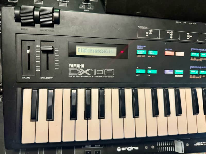 Yamaha DX100 Programmable Algorithm Synthesizer | Reverb