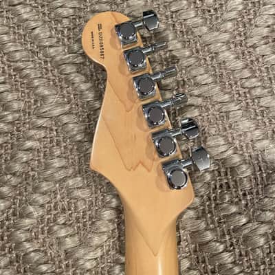 Fender American Deluxe Stratocaster with Maple Fretboard 1999 - 2001 - Crimson Transparent image 2