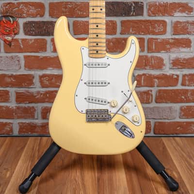 Fender Japan ST68-185YM Yngwie Malmsteen Signature Yellow White 08