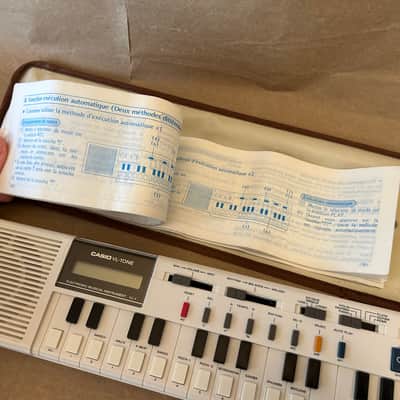 Casio VL-1 Casio VL-1 VL-Tone 29-Key Synthesizer Keyboard 1979-84 Excellent Condition! with Carrying Pouch and Users Manual imagen 17