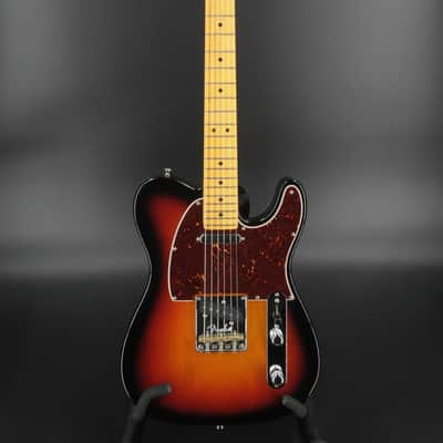 Fender American Professional II Telecaster 2021 3-Tone Sunburst image 4