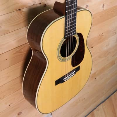 Martin USA 00-28 Y18 - Ebony Fingerboard, Natural image 3