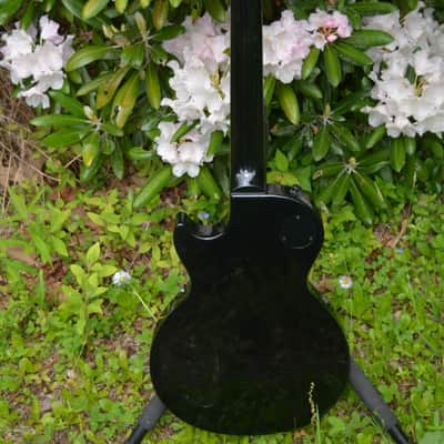 2025 Gibson Les Paul Studio in Ebony w/New Black Dunlop Straplocks and a like New Black Gibson Hardshell Case ~ As New ! image 6