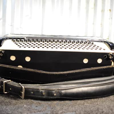 Guerrini Company 2/4 Student Accordion image 9