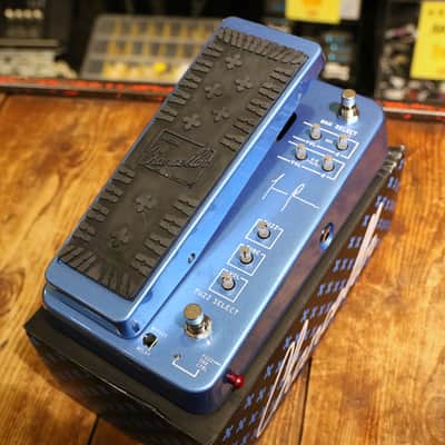 Dunlop JCT95 Justin Chancellor Signature Cry Baby Wah 2021 - Present - Blue image 3