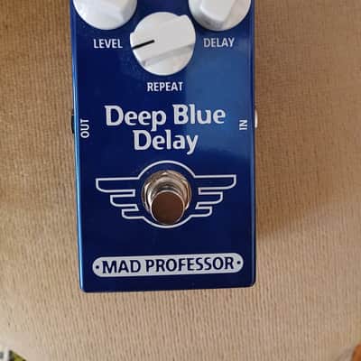 Mad Professor Deep Blue Delay PCB 2013 - Blue image 2