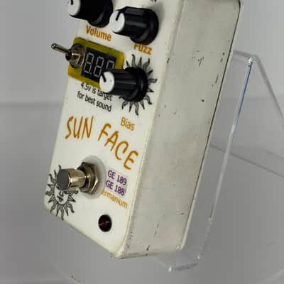 Unbranded Sun Face Clone Fuzz Effects Pedal - White image 3