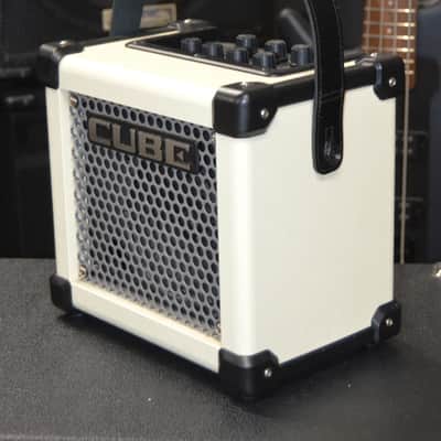 Roland Micro Cube GX Portable Guitar Amplifier – Used image 4