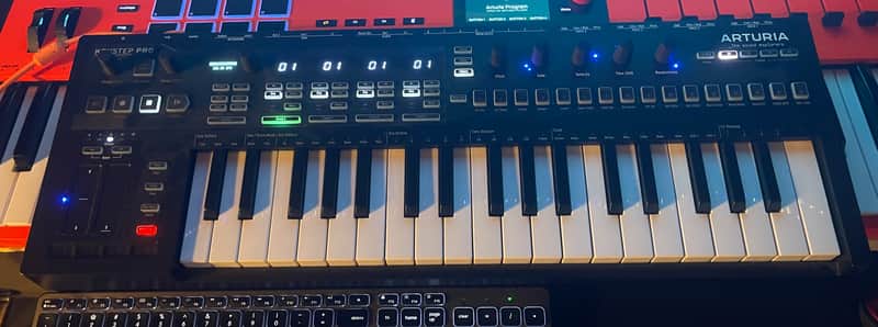 Arturia Keystep Pro Chroma 37-Key MIDI Controller 2024 - Present - Black image 1
