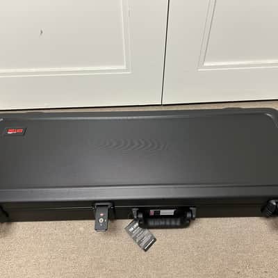 Gator Flight Pro V2 TSA Series ATA Molded Electric Guitar Case Black image 2
